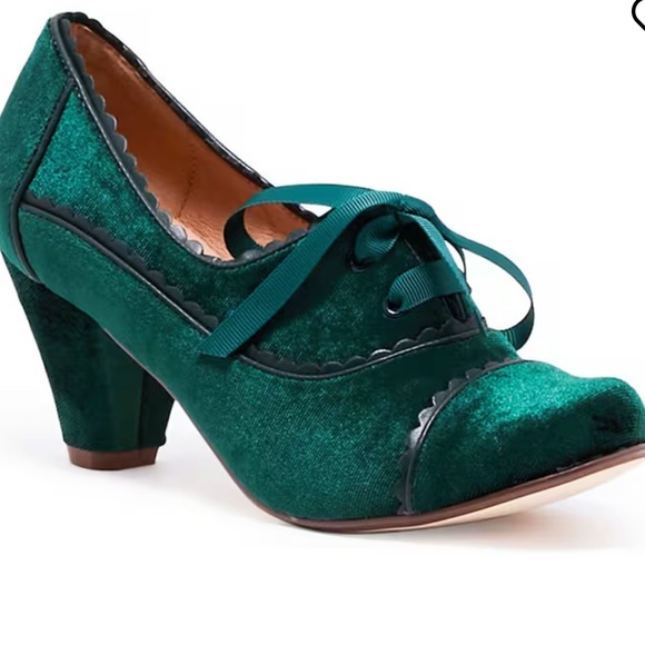 WOMEN'S CHELSEA CREW MADISON OXFORD PUMPS - Picture 1 of 5